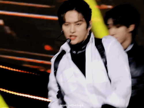 [Gifs] Lee Know “All In” Facecam 2020.11.29