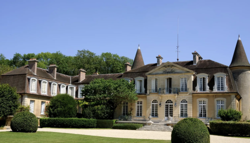 theladyintweed:18th century chateau in Fontainbleau, outside Paris, France For sale through Chr