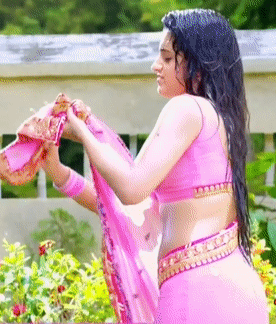 beautifulindiangirls:Trish Krishnan - hot show in wet saree