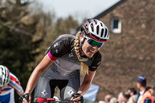 thismachinekillscobbles:  via BrakeThrough