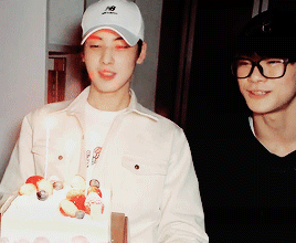 asterocky:  when bin surprised eunwoo with a birthday cake