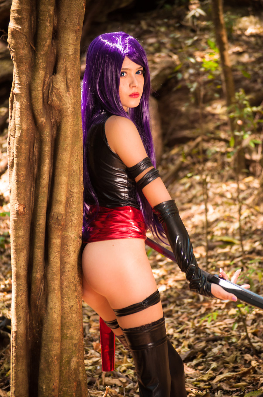 hotcosplaychicks:  I tell myself that if I do it… by RizzyOkuni  