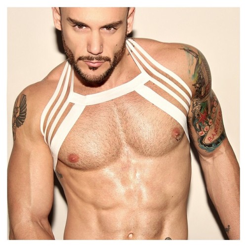 manhunk:  Instagram: @alexbullon23 - http://instagram.com/alexbullon23/