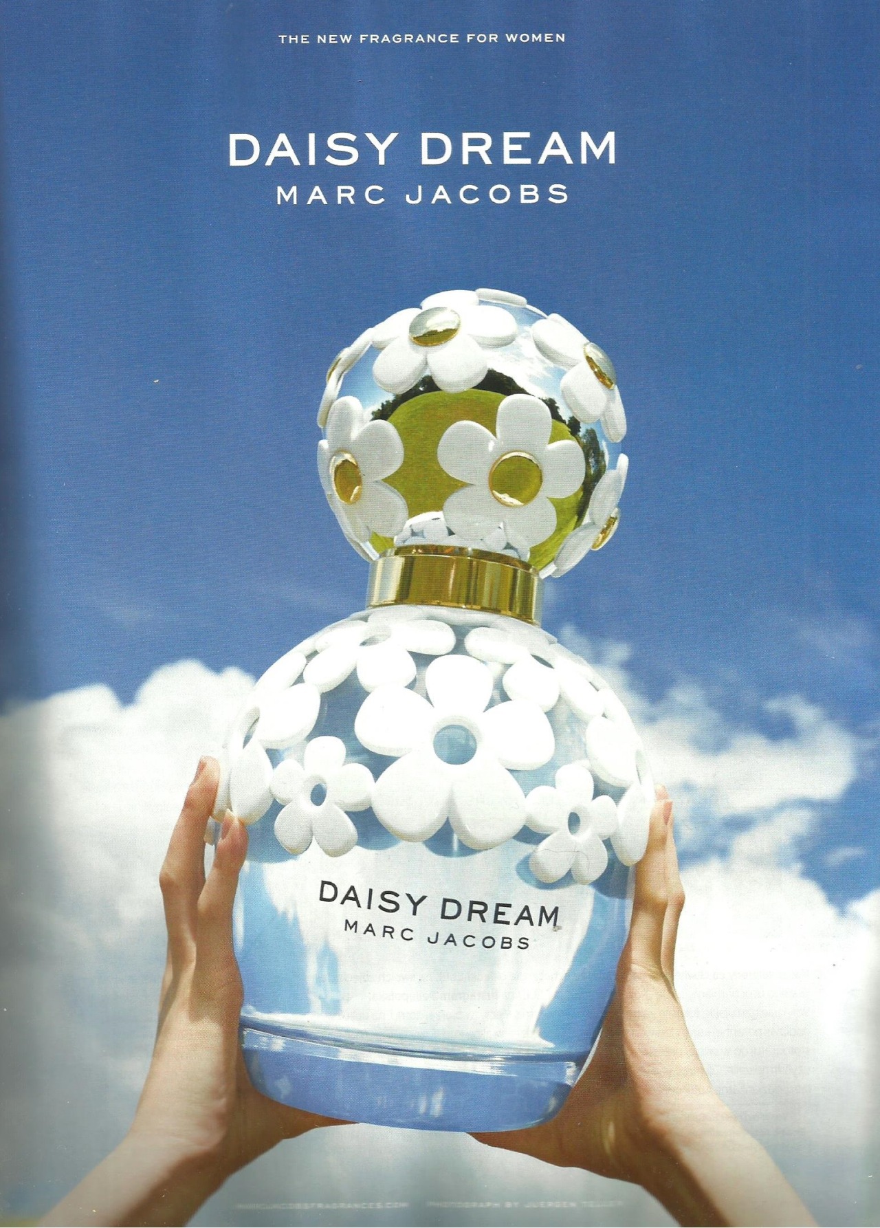 daph-bae:  &lsquo;Daisy Dream&rsquo; by Marc Jacobs