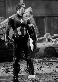 whymarvels-deactivated20140306:  &ldquo;Why should I take orders from you?&rdquo;   &lsquo;CAUSE HE&rsquo;S CAP'N FUCKING 'MURRICA! THAT&rsquo;S WHY!
