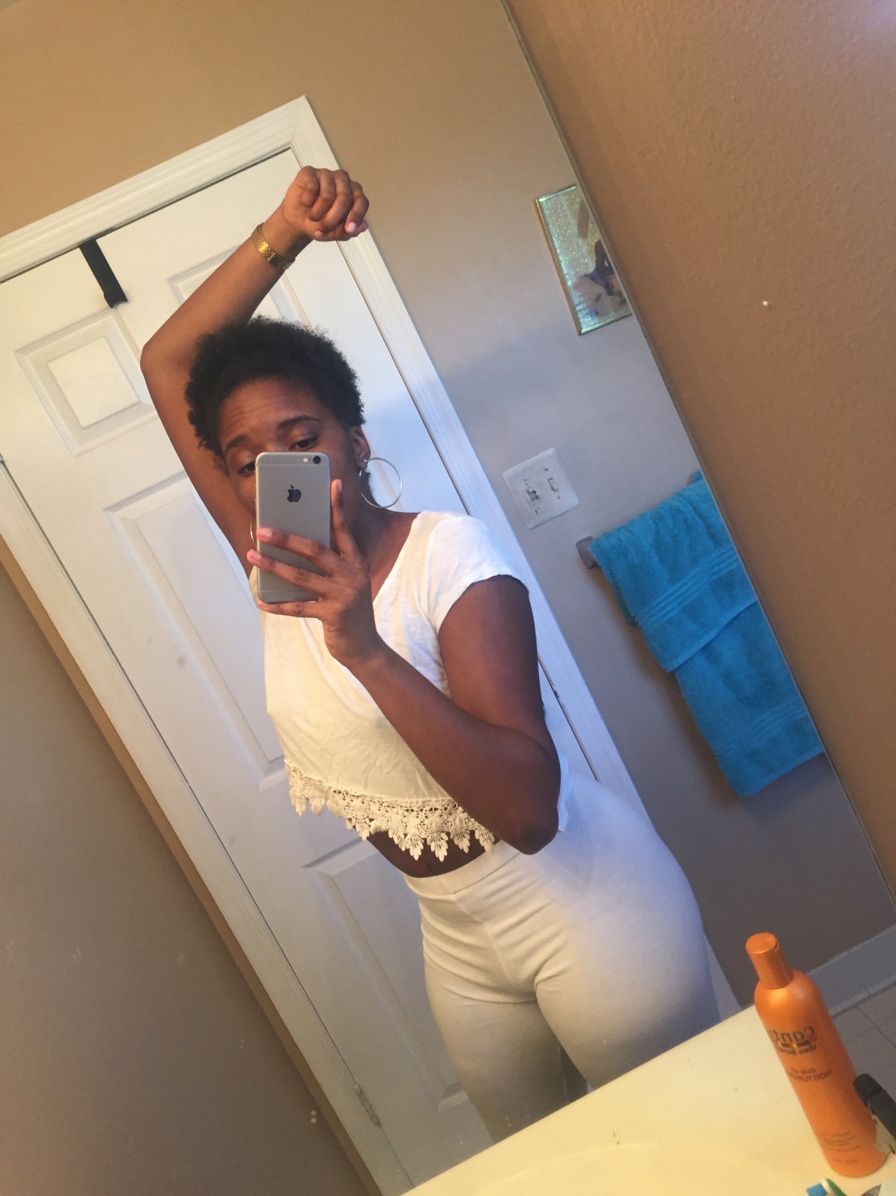 uhohnova:  I’m back at it again. Slowly but surely.