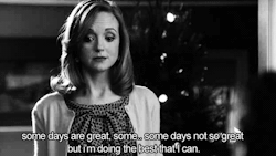 quotes-and-gifs:  black &amp; white quotes/gifs here  Por algo siempre amé Glee.