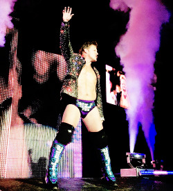 : Tonight #WWESpringfieldIL is Jericho! @chrisjerichofozzy is back and he has a message for the #WWEUniverse!