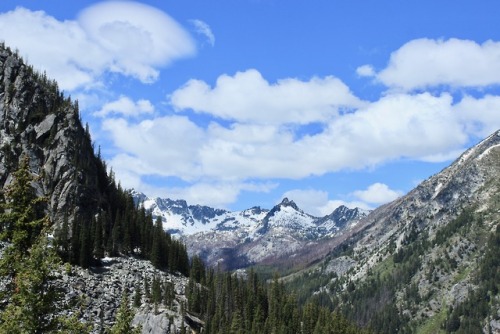 burningmine:Lake Colchuck, May 2019