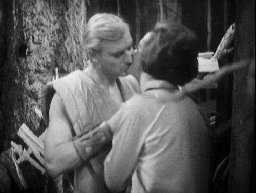 unwillingadventurer:100 favourite First Doctor era moments-  96- First KissDoctor Who’s first kiss i