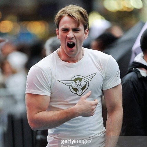 thatawkwardtinyperson: Every time this post shows up on my feed, I yawn.