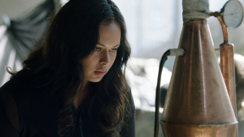 More Frankie Adams as Bobbie Draper - S2 of The Expanse.