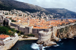 allthingseurope:  Dubrovnik Old Town (by Tim Slessor) 
