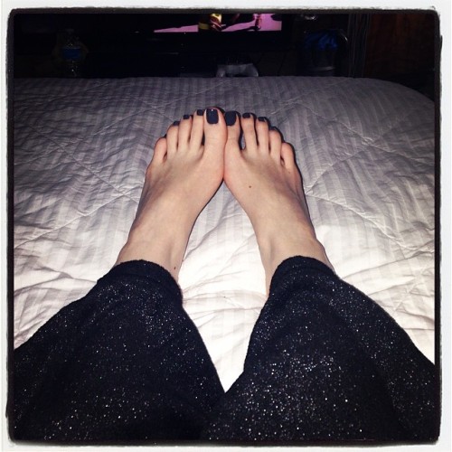 #charcoaltoes #barefoot #feet #footfetish