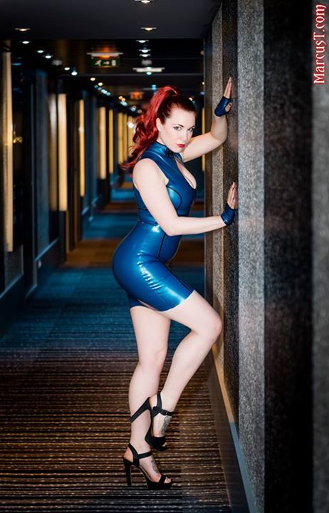 ONLY + 18 .love Latex Rubber .....