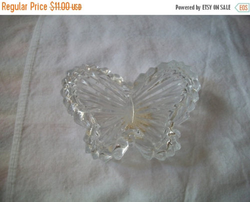 Vintage Crystal Butterfly Trinket Box Lidded Dish Taiwan by ALEXLITTLETHINGS (10.12 USD) http://ift.