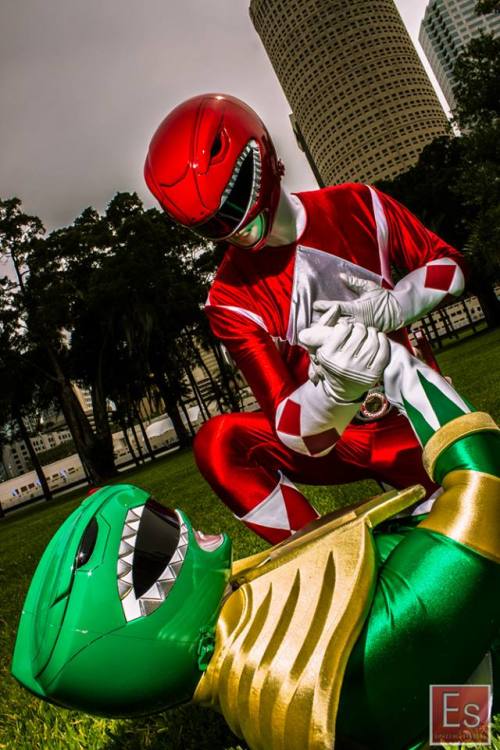 tokucosplay:    MMPR Green Ranger / DragonRanger cosplayed by Dekamexican Cosplay.  MMPR Red Ranger / TyrannoRanger cosplayed by Wilson Senpai Cosplay.Photography by Emazing Studios.
