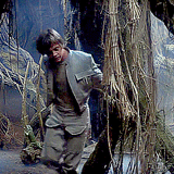 marthajefferson:  In A New Hope, Luke’s all-white clothes make a stark contrast
