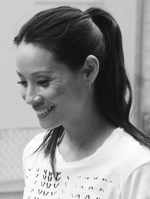 joan-watsonsarchive-blog-deacti:  lucy liu filming elementary // season 3 