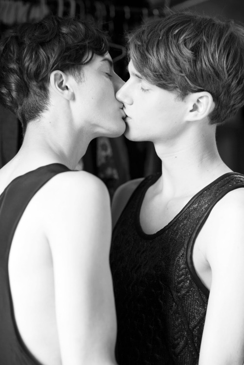 happilymarriedgaydads:waistbandboy:LOVELoveIsLove ️‍