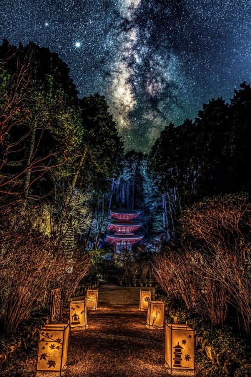 Magical starry sky at Gansenji (Kyoto prefecture). Best wishes to photographer @v0_0v______mk, I do 