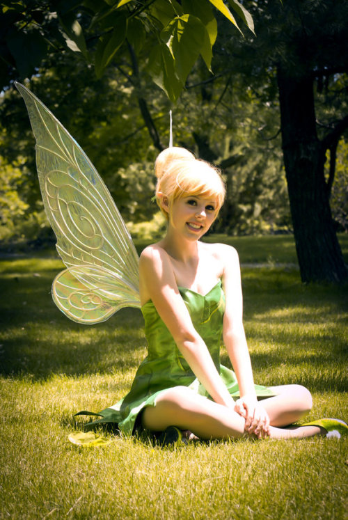 Cosplayer of this week has to be the amazing and beautiful Courtoon. Her cosplays are always so deta