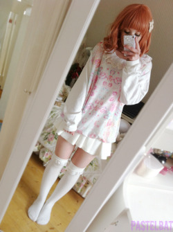 pastelbat:  Cozy outfit from a cold day!Wig