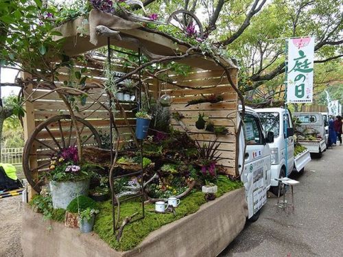 archatlas:Mini Gardens on the Move: Japanese Landscapers Transform Truck Beds Into Bucolic Worlds&nb