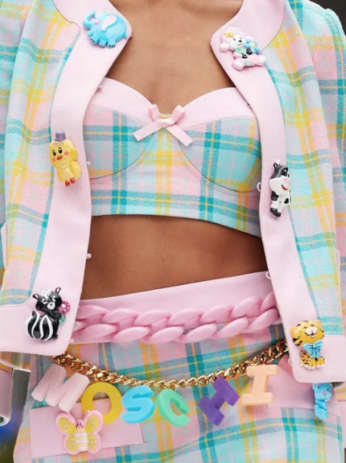 glowdetails:details, moschino spring 2022