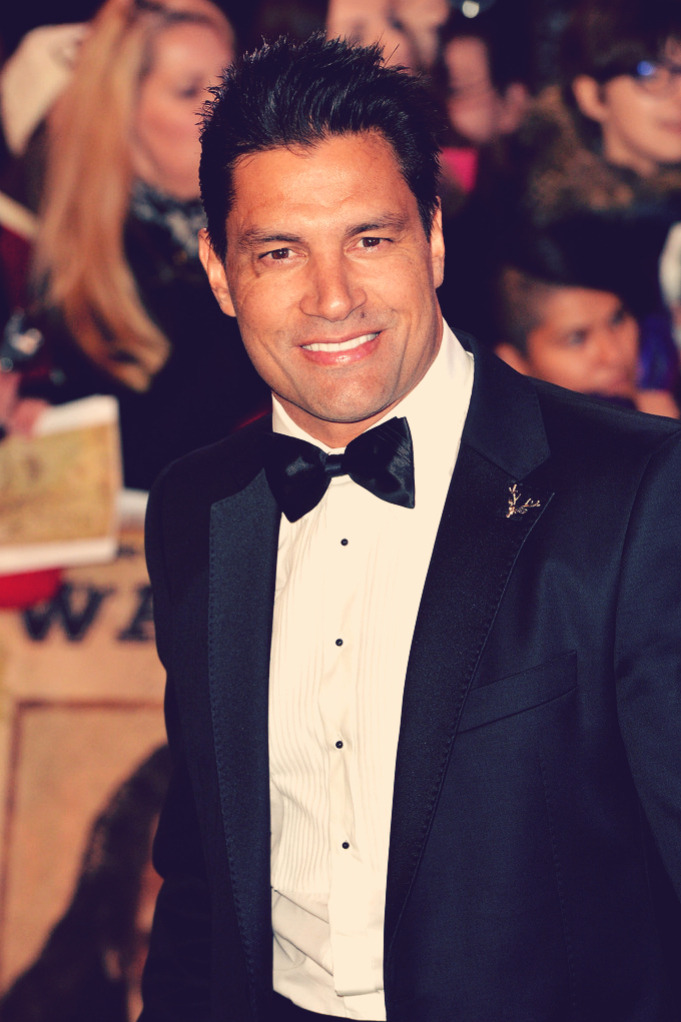 the-hobbit:   Manu Bennett @ The Hobbit: The Battle of the Five Armies UK Premiere