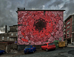 alcrego:  Red Hole by Liqen in Desordes Creativas 2010 (alternative version)  Original photo: Red Hole More about liqen: http://liqen.org Follow his work here: Liqen’s Facebook First GIF version here: Red Hole (1st version)