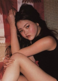midnight-charm:    Devon Aoki photographed by Juergen Teller for Alessandro Dell’Acqua Spring / Summer 1998   