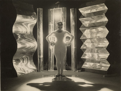 T. Lux Feininger, Bauhaus, Metalltanz, 1928Karla Grosch&rsquo;s performance of Metalltanz, or &ldquo