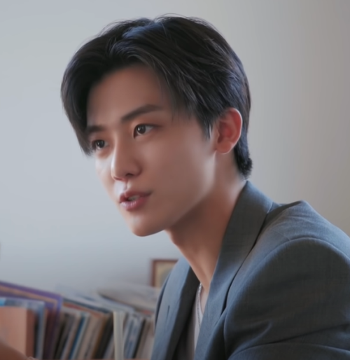 NCT; # Boyfriend Vs. The Unintentional Kabedon.