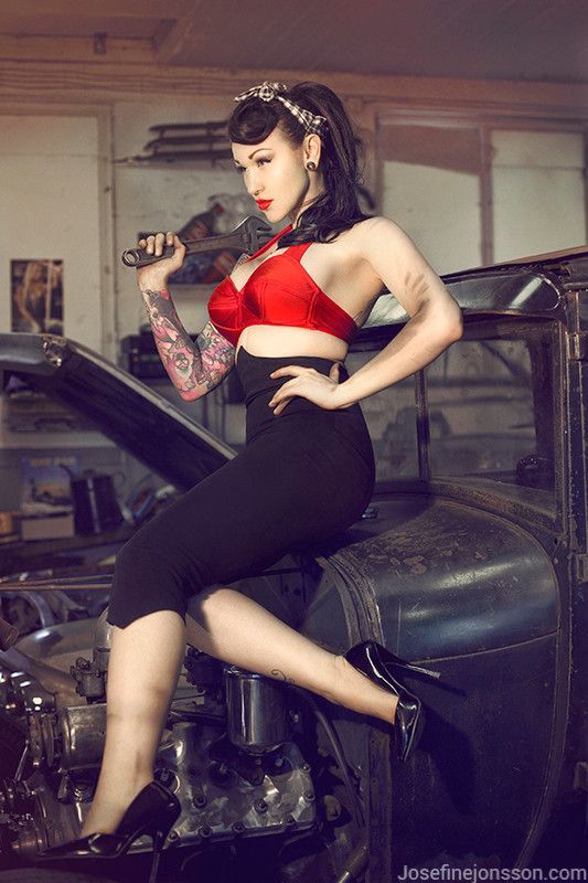 alt-dolls:  Alternative girl http://alt-dolls.tumblr.com/