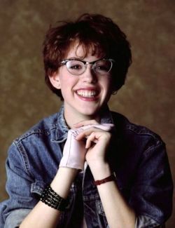 vintagesalt:Molly Ringwald || 1982