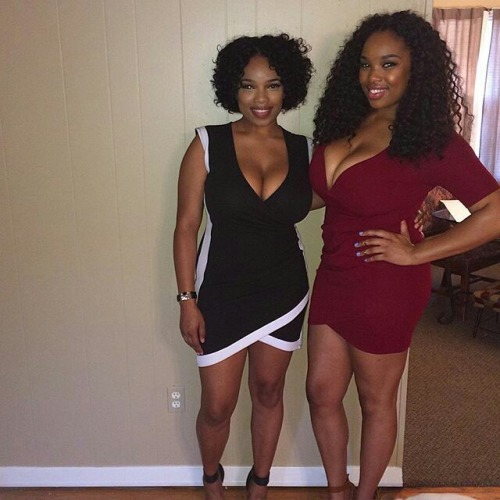 eyeseefreaks:  thicksexyasswomen:  thewildassortment:  gurillaboythamane:  bruh-in-law:  Arielle and Aaliyah Andrews  Twin peaks Best threesome ever  Wives number 3  SEXY BAD BITCH  Baddies   #RealSisters  Greatest 3some ever sounds right on point