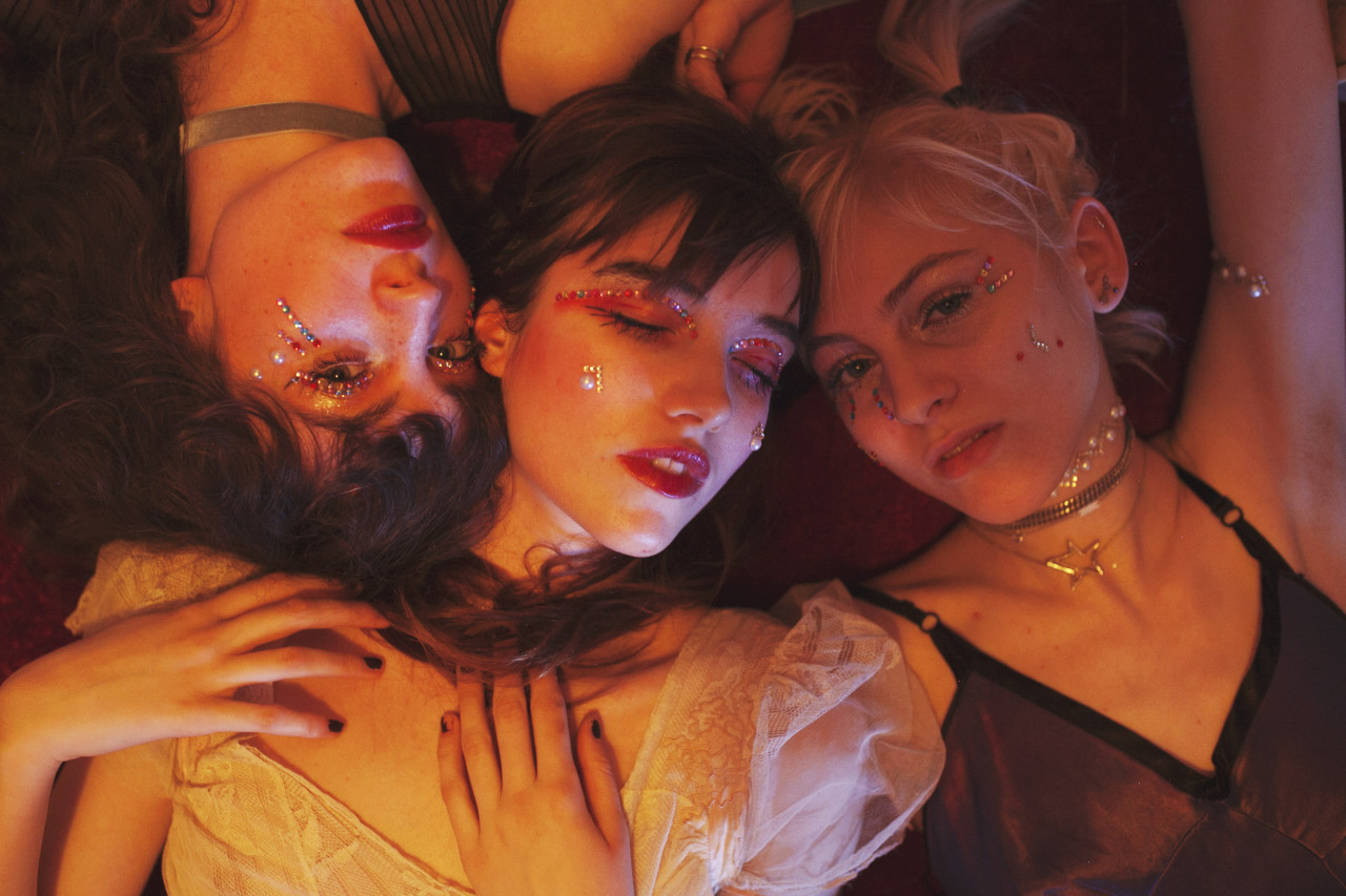 rebekahcampbellphoto:   A pink room, with Grace Hartzel, Lida Fox, and Katerina Tannenbaum