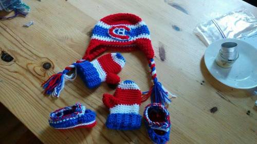 Complete Habs commission set (30$). Size fits 1-3 years old.Patterns:Hat base  |  Jerryrigged C  |  