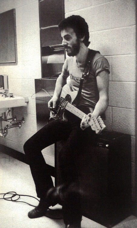 bobbyjean: tiny guy
