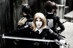 mindxcrash:Preview shots from our Attack on Titan Shoot at Sakura Con!Petra: riemariHanji: yuechaosLevi: mindxcrashPhotography: cream-crackered