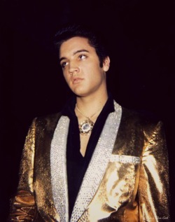 crazyelvisgirl:  ~Elvis In The Gold Lame