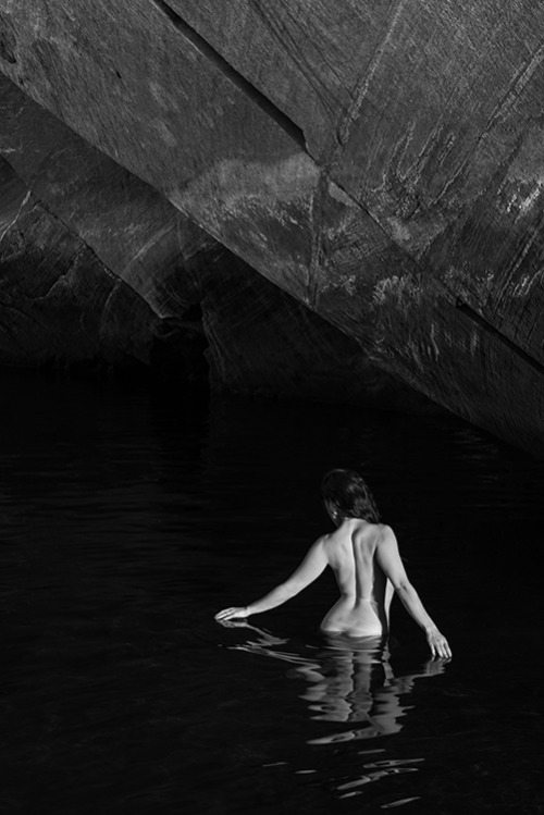 theresnoplacelikeyourmouth: by Jon / shot at The Dynamic Nude Photo Workshop on Lake Powell, UT