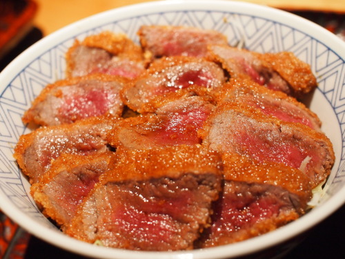 豆萬味　牛カツ丼