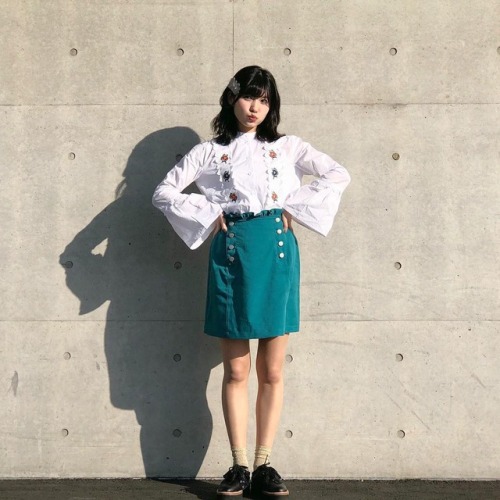 coordinate48: 谷口めぐ Megu Taniguchi - Instagram - Mon 09 Apr 2018 昨日の私服✨ blouse→#nadia skirt→#nicecla