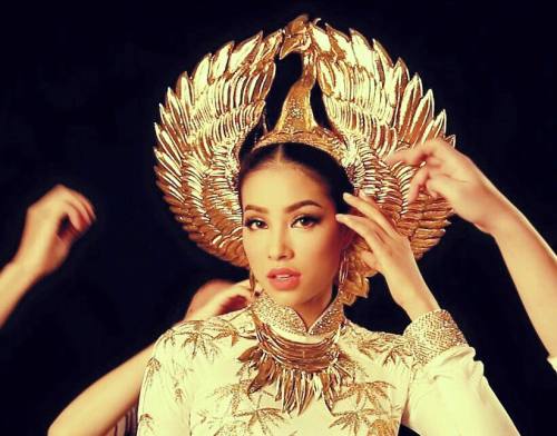 zkarl:2 versions of national costume for Pham Huong -  Miss Universe 2015 contestant from Vietnam- A
