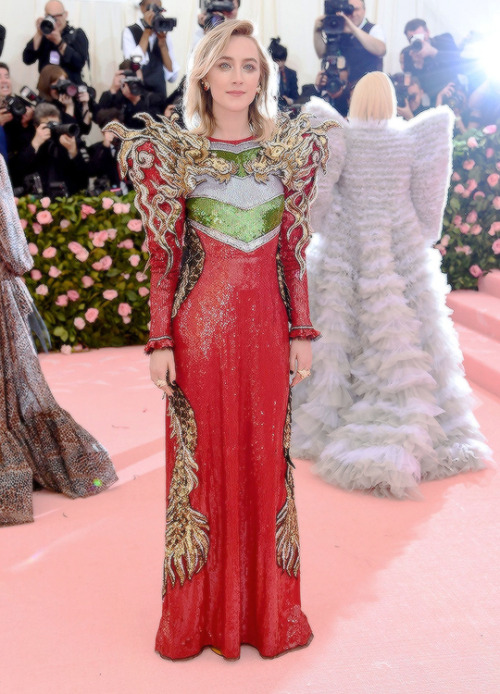 ralts:SAOIRSE RONAN@ the Met Gala Celebrating Camp: Notes on Fashion at The Metropolitan Museum of A