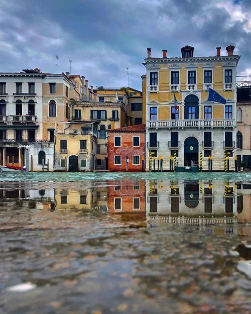 bettio: Flooding at Rialto (presso Venice, Italy)www.instagram.com/p/CUvABZtqYfJ/?utm_mediu