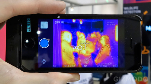 itstactical:  Coming later in the year, FLIR will be selling a 跾 iPhone 5/5S case that gives your iPhone thermal imaging. FLIR ONE via Gizmodo