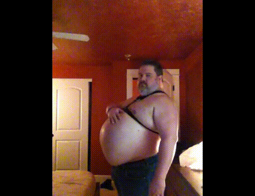 bigbellyboiz:  Classic bellybuilder and his incredible tank.
